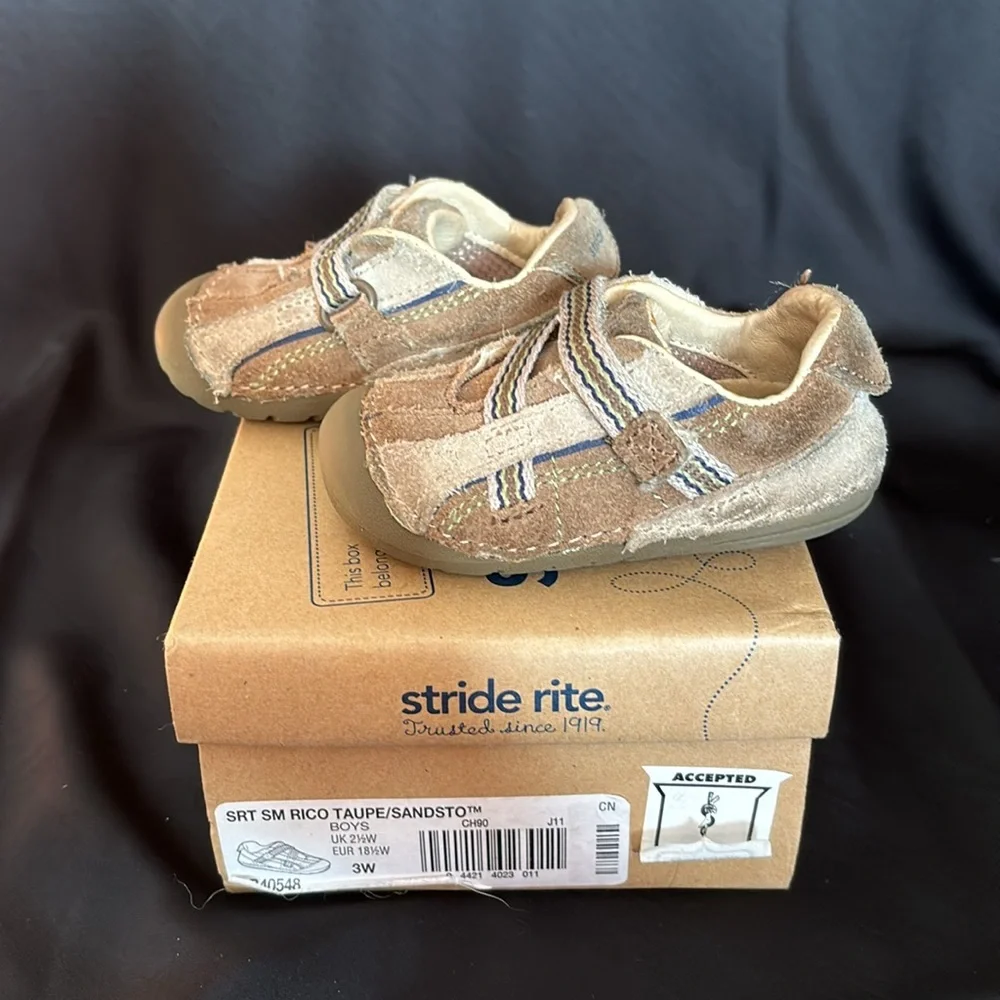 Stride Rite with sensory response technology Rico boys shoes, size 3W